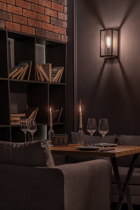 Таємний лаунж бар в центрі міста з трьома залами 