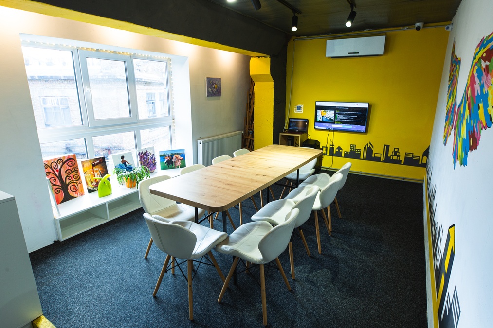 Зал з квест-кімнатами - The HOUSE quest&party 