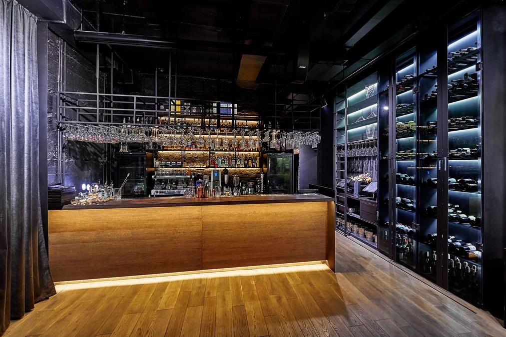 Ресторан Tolstiy&Tonkiy для корпоративів та іншого