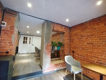 Зал в стиле лофт для мероприятий любого формата