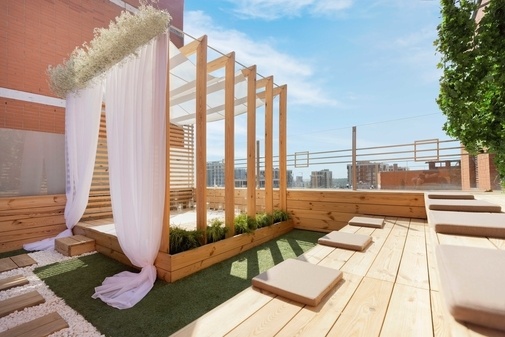 Велика Тераса на 21 поверсі з видом на Печерськ