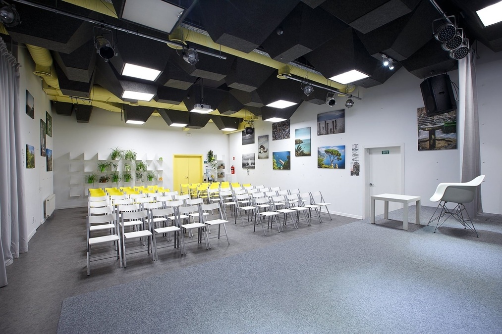 Приветливый зал в центре Киева