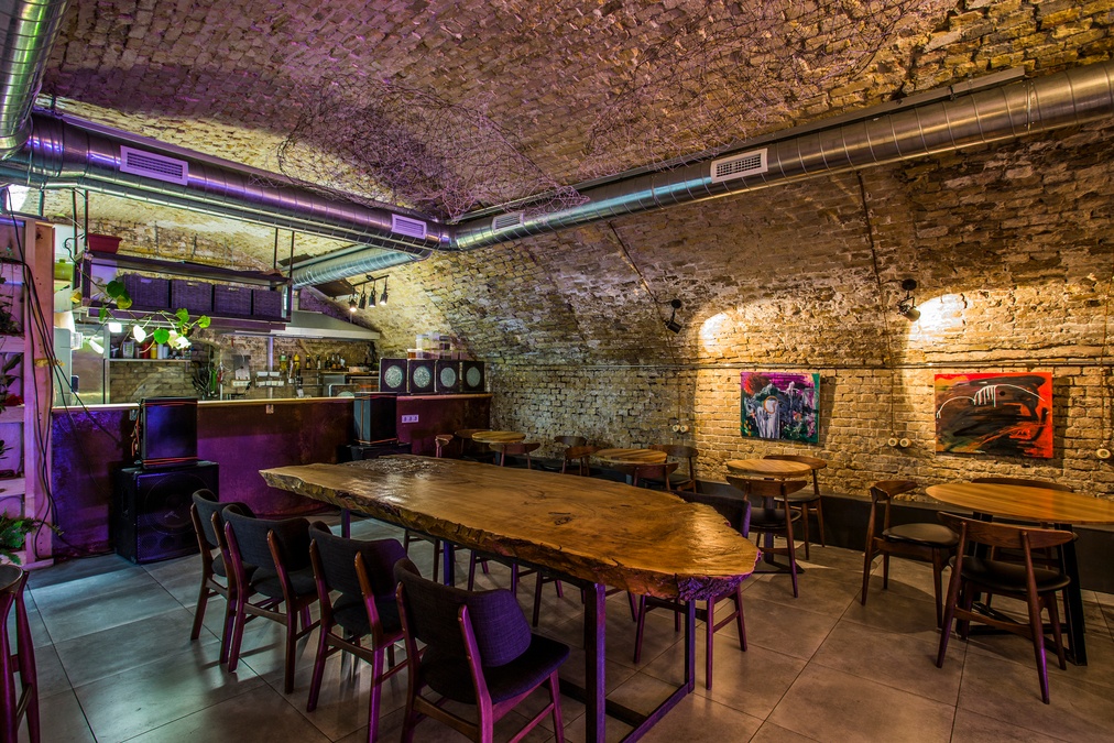 Артпространство в лофтовом стиле "Dom Bar"