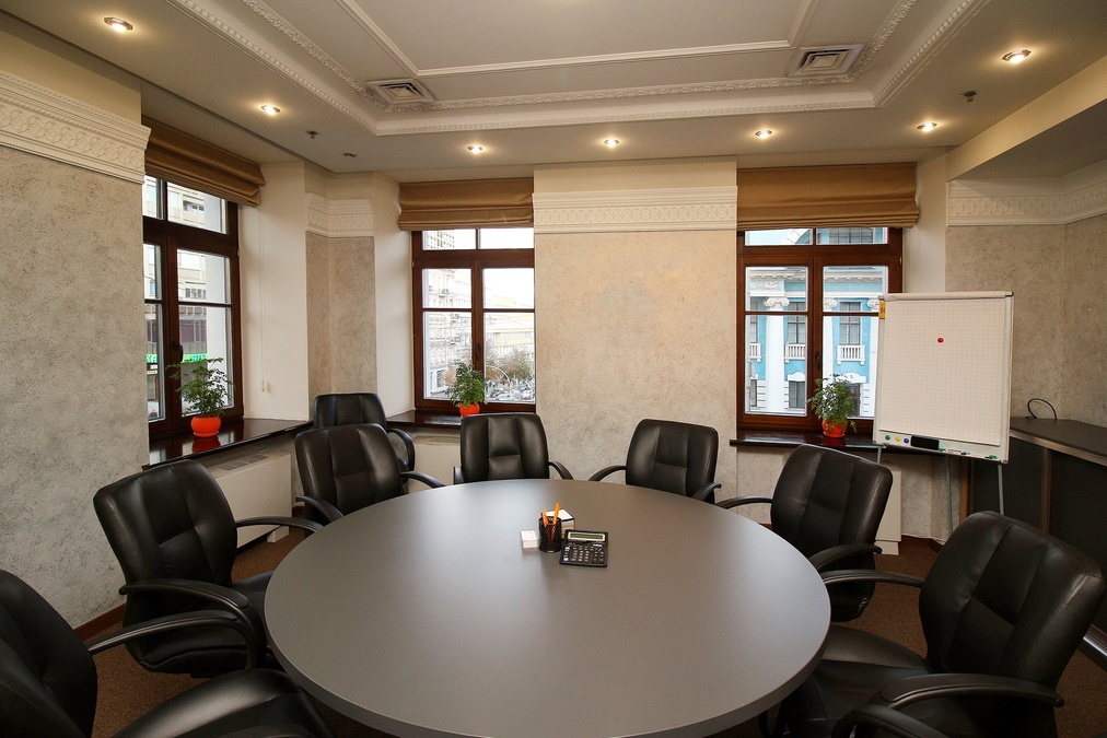Переговорна кімната в бізнес-центрі "Леонардо"
