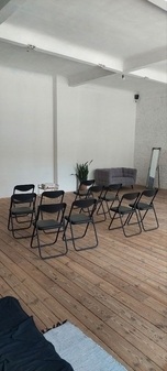 Декорированный зал в студии MOZAIK