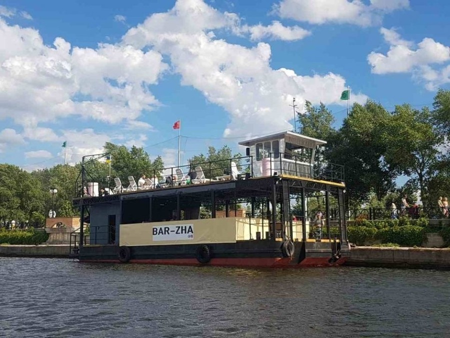 Івент-майданчик на теплоході BARZHA