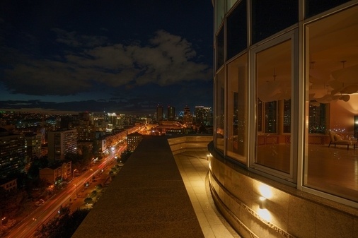 Зал PANORAMA з терасою на 20 поверсі