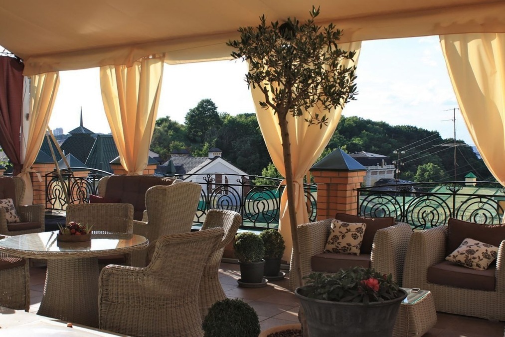 Конференц-зала та тераса "Воздвиженська"