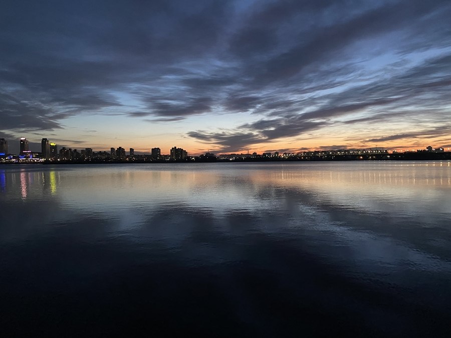 Конференц-зал на Дніпрі від готелю "Faraon"