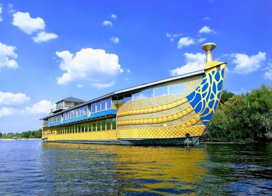 Зала Golden Ship