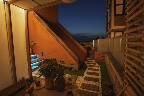 Велика Тераса на 21 поверсі з видом на Печерськ