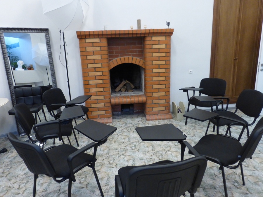 Небольшой зал для мастер-классов на Берестейской 