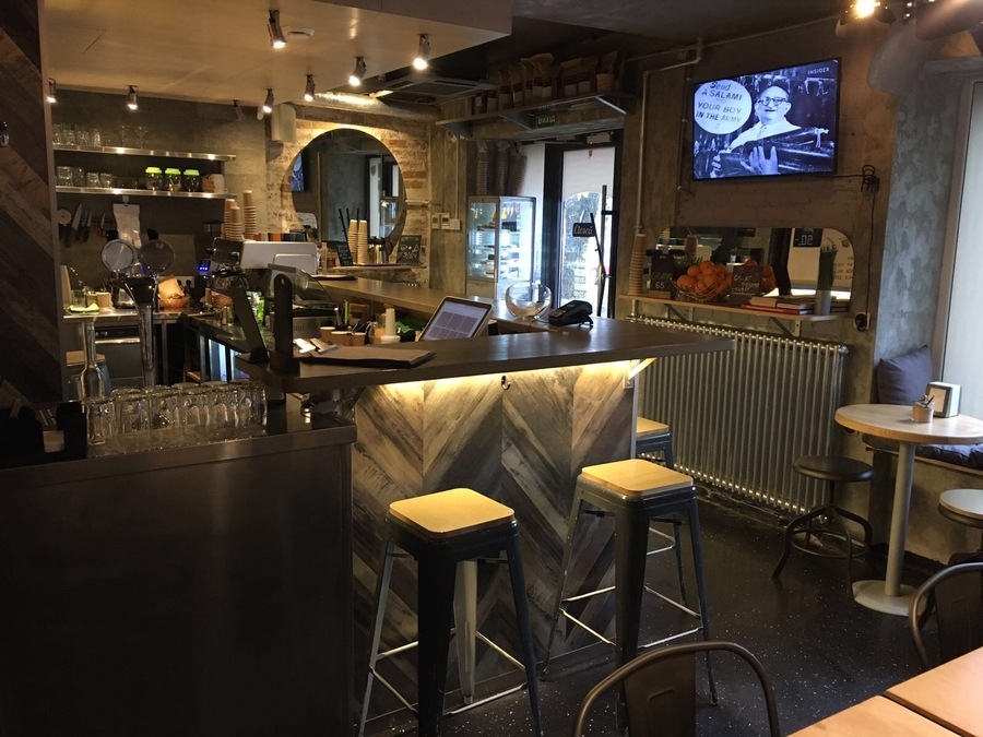 Американский бар в стиле лофт TRUMP