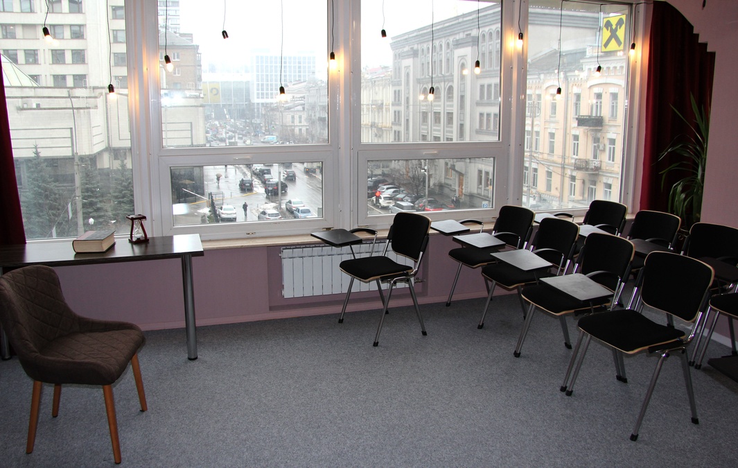 KWINS hall - стильний освітній простір