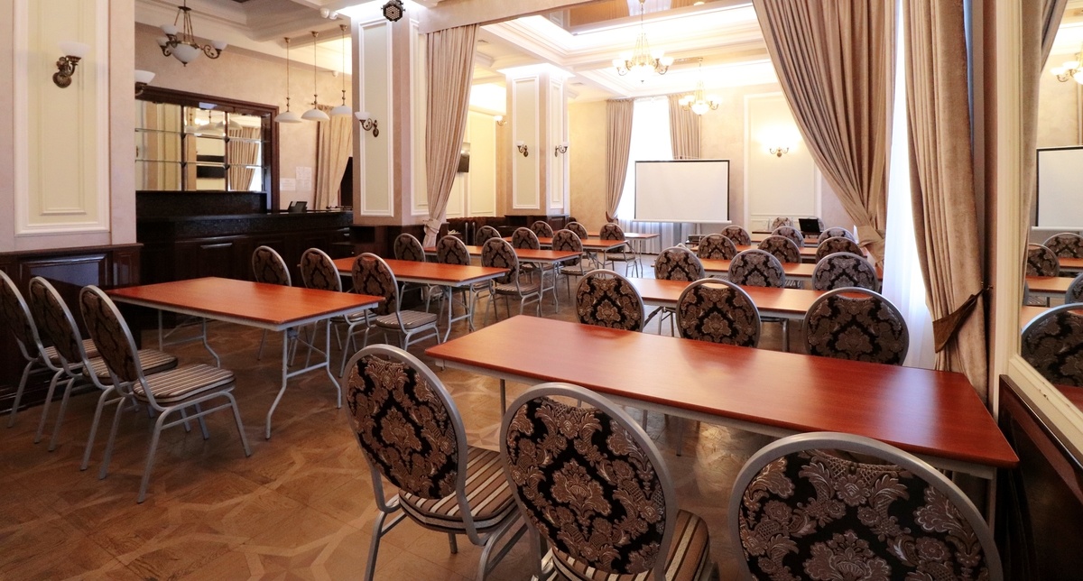 Конференц-зал в Готелі "Україна" з укриттям