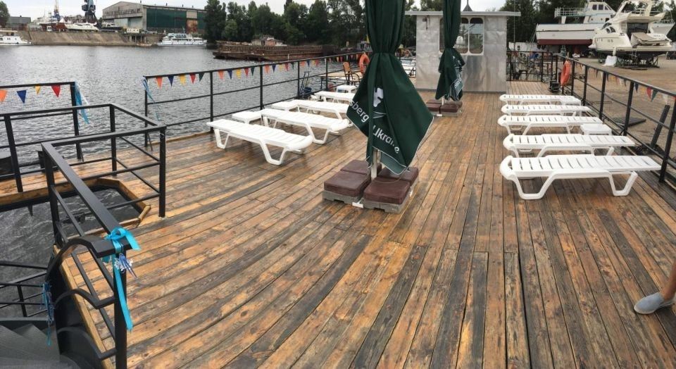 Івент-майданчик на теплоході BARZHA