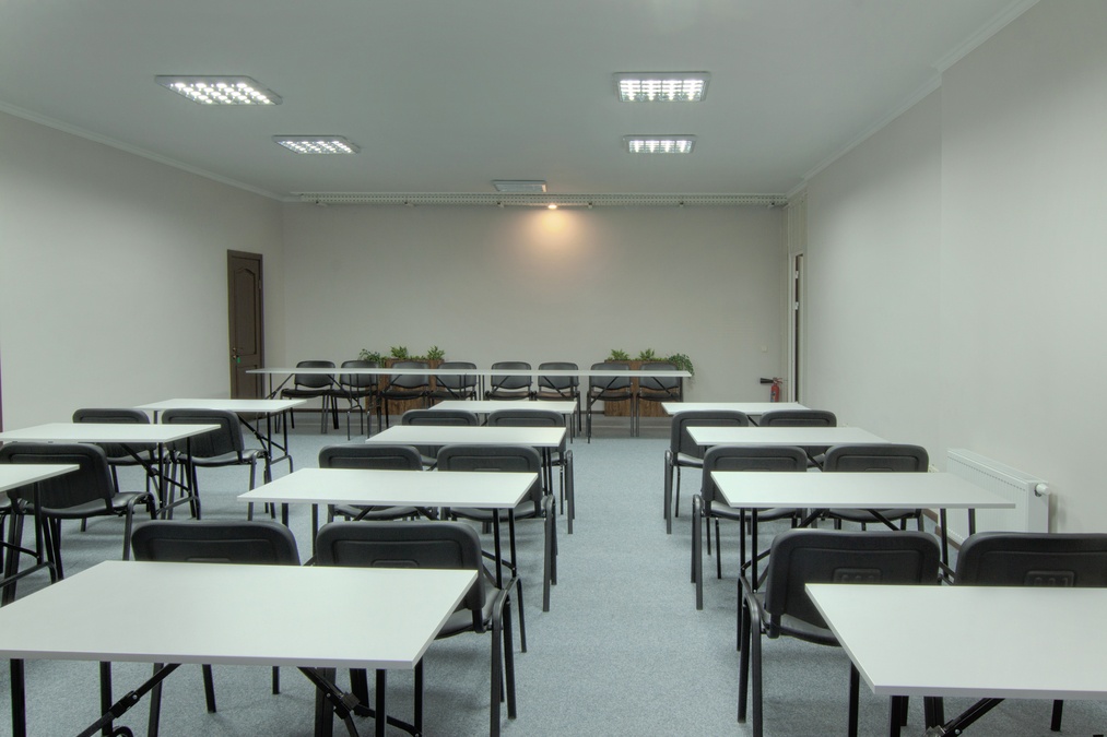 Презентабельный зал для лекций и обучения