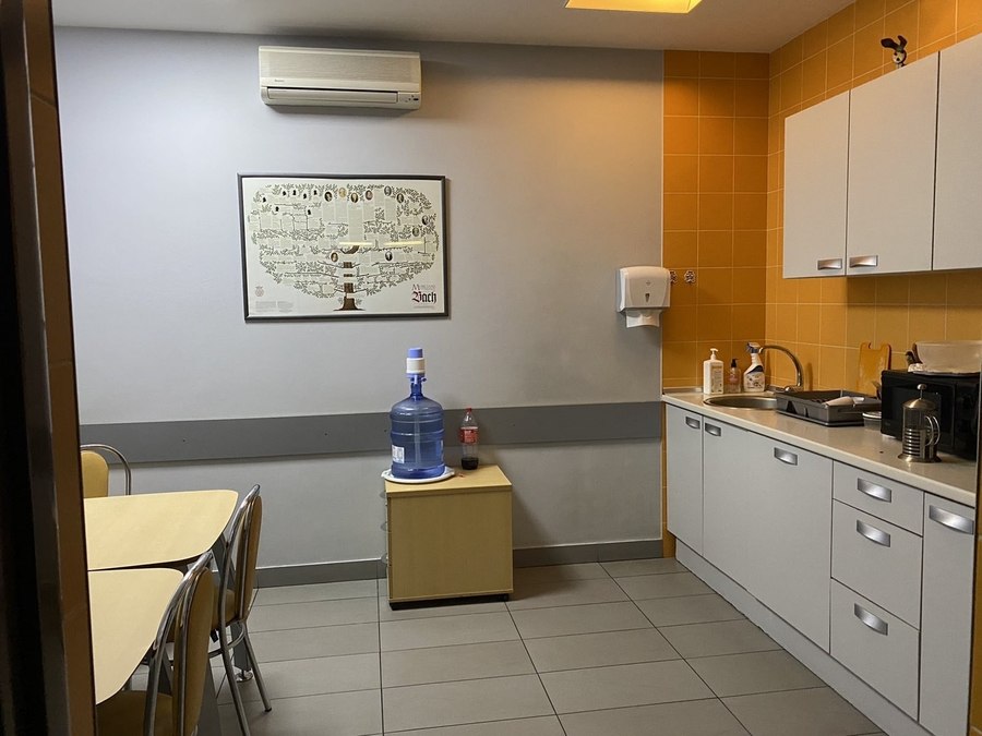 Презентабельний простір на Позняках