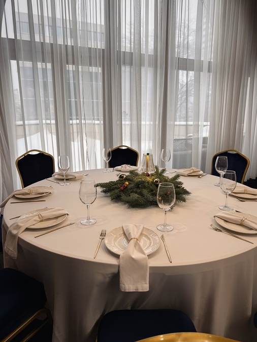 Кортез Холл - пространство возле НСК Олимпийский