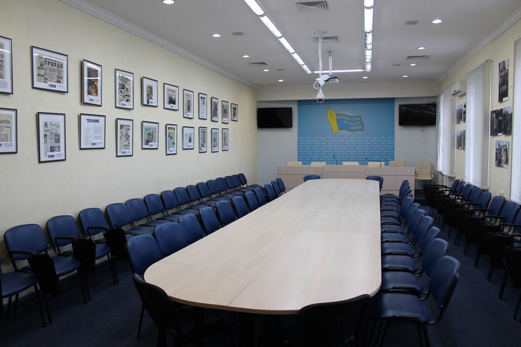 Классический медиа центр на Крещатике