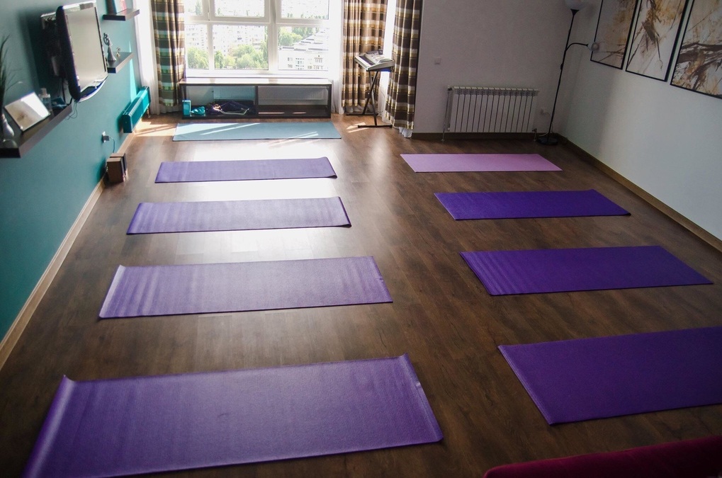 Зал с панорамным видом "Silent Lakshmi Space"