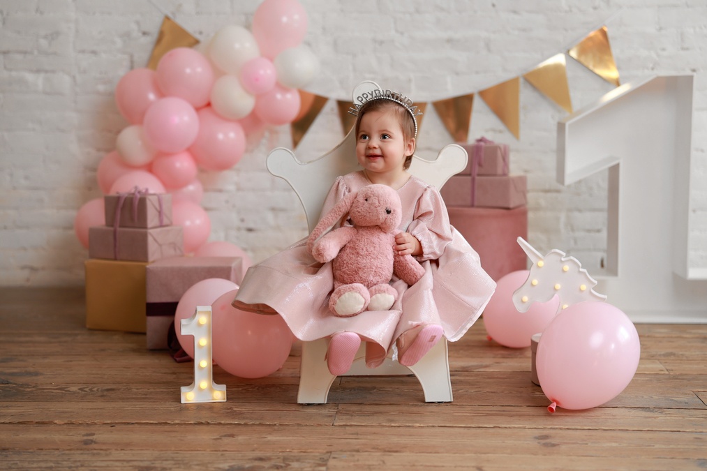 Декорований зал в студії MOZAIK