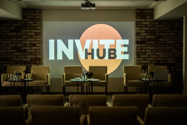 Стильний конференц-центр у Invite Hub