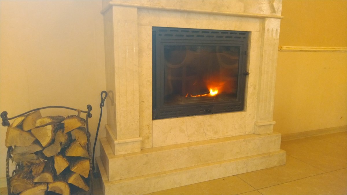 Камінний зал в ресторані Коляда