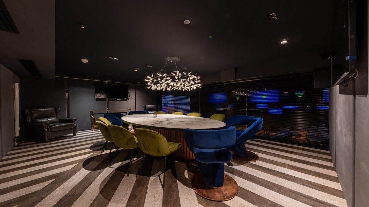 Rest Hall — амфітеатр зі сценою у Parkovy