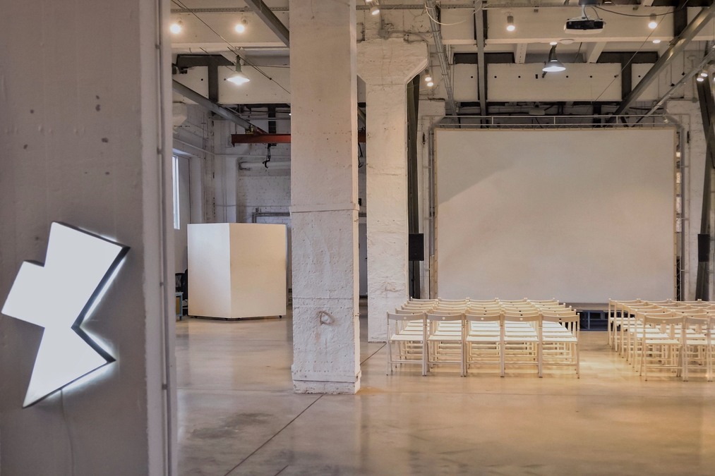 Просторный лофт для различных мероприятий от IZONE