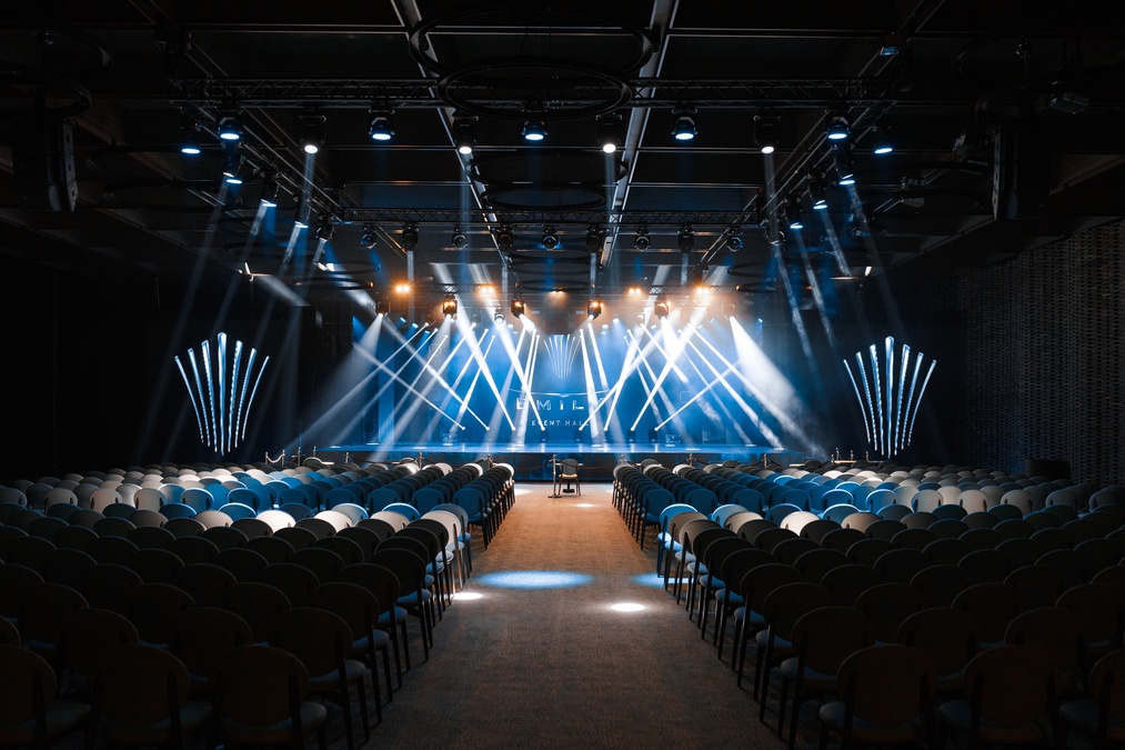 Зал для подій будь-якого формату Emily Event Hall 
