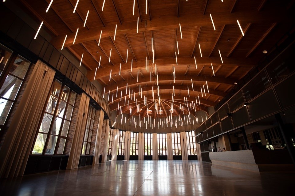 Mayachok Event Hall - Витражный зал