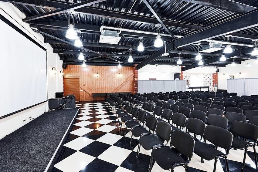 Современный конференц-зал в стиле лофт