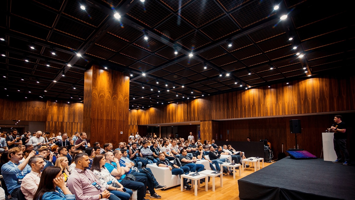 Мала виставкова зала | Parkovy