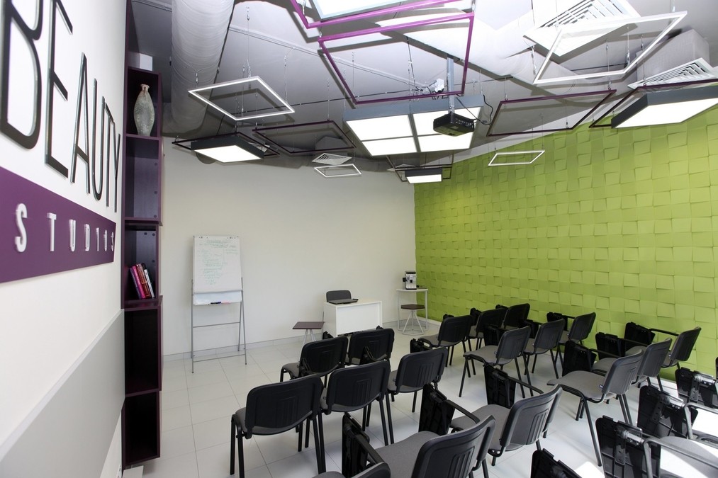 Современный зал для мероприятий