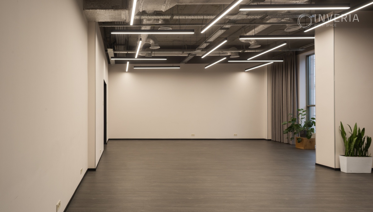 WEST зал для командної роботи