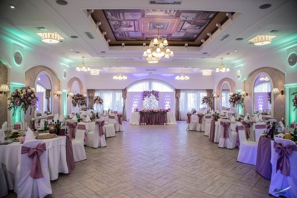 Роскошный банкетный зал «ВЕРСАЛЬ»