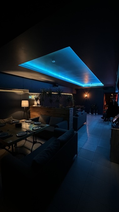 Таємний лаунж бар в центрі міста з трьома залами 