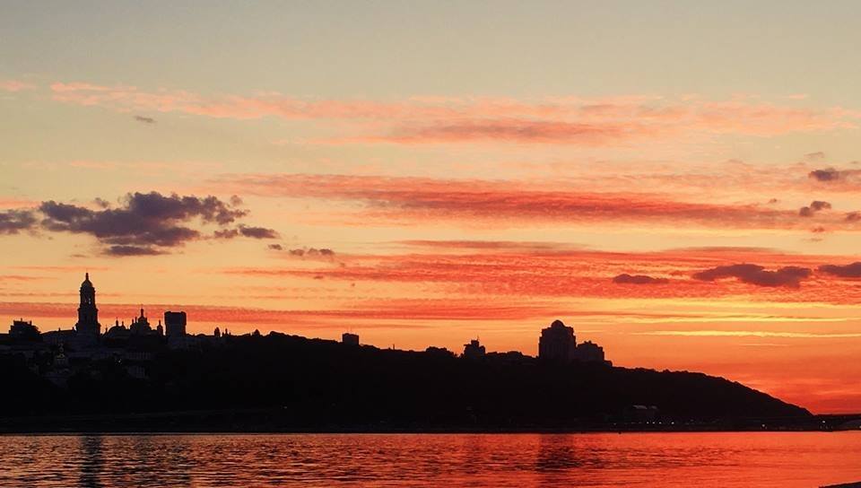 Открытая площадка на берегу Днепра