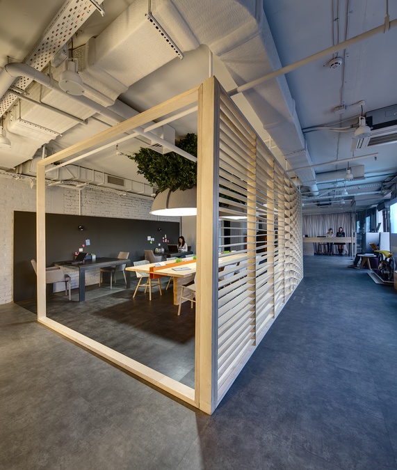 Інтер'єрний простір для зустрічей та переговорів