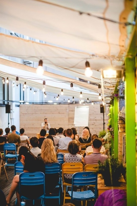 Открытая площадка в стиле лофт 