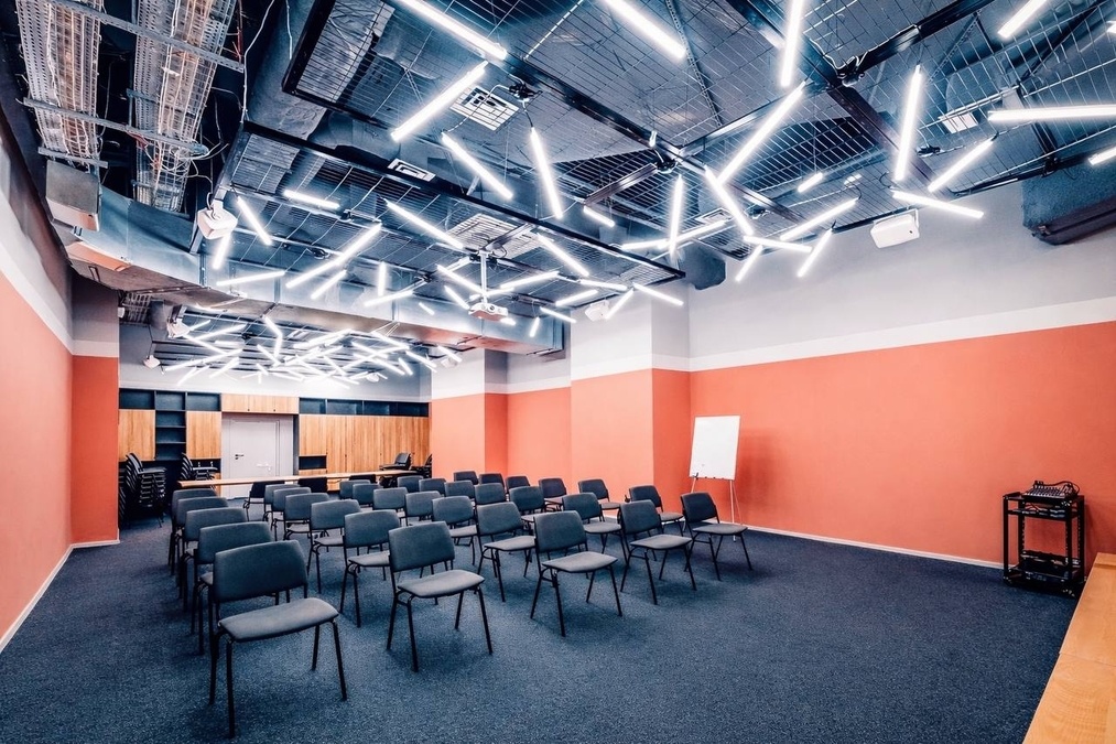 Конференц-зал на Лісовій