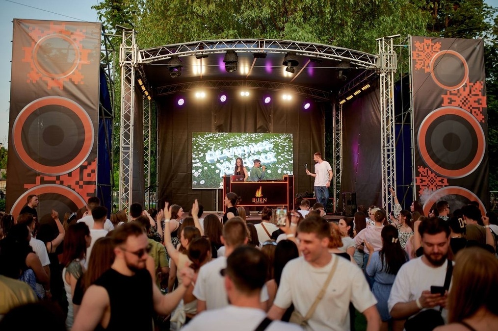 Поляна ВДНГ та Сад гамаків - простір для заходів