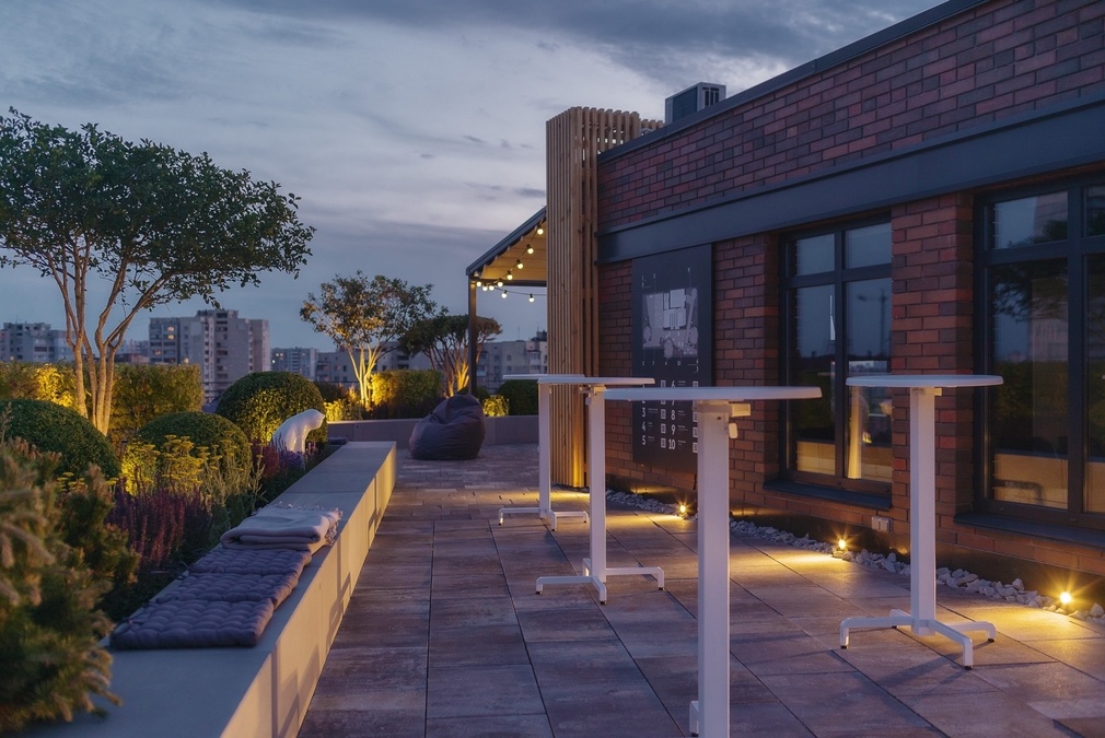 Зал с выходом на панорамную крышу RoofTop Hub