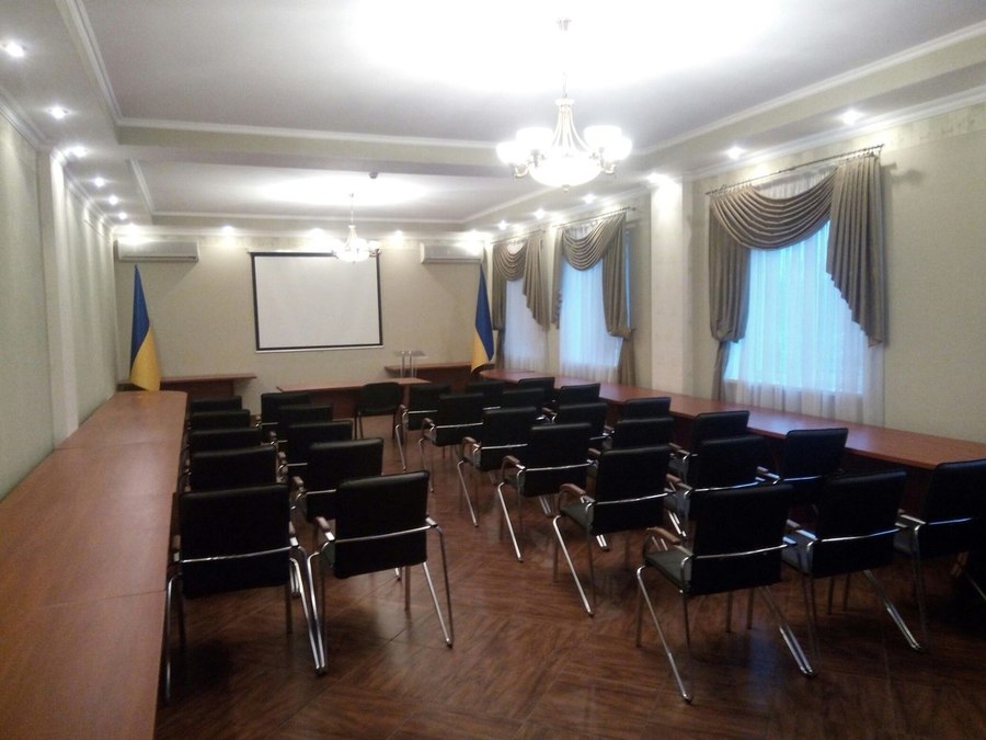 Конференц-зал в гостиничном комплексе на Днепре