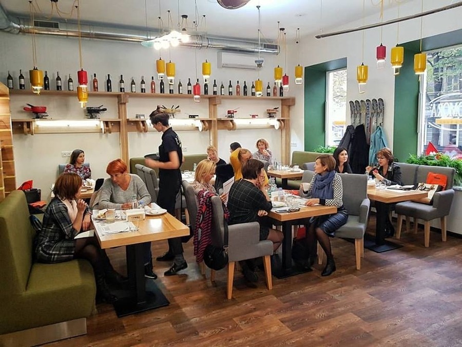 Швейцарское кафе “Le Komora”