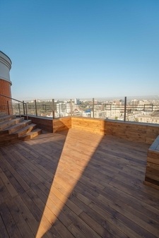 Велика Тераса на 21 поверсі з видом на Печерськ