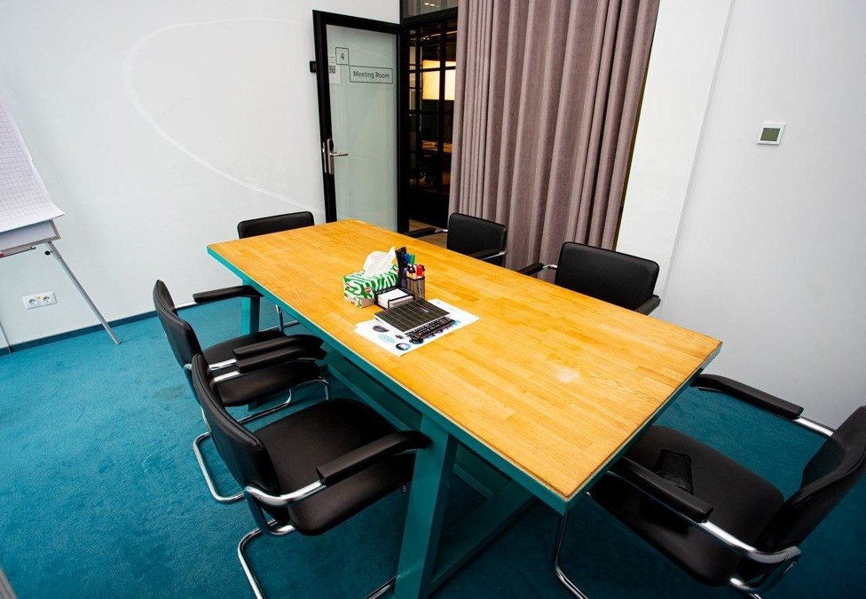 Комната для переговоров workIT