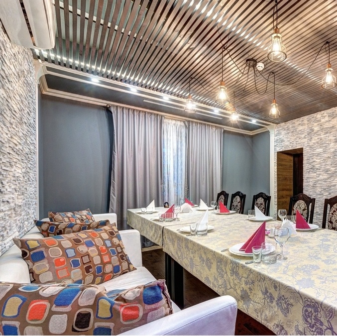 Камінний зал в ресторані Орхан