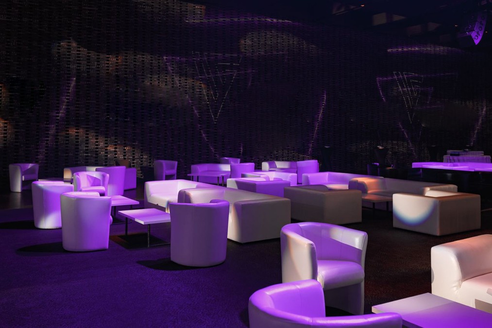 Зал для подій будь-якого формату Emily Event Hall 